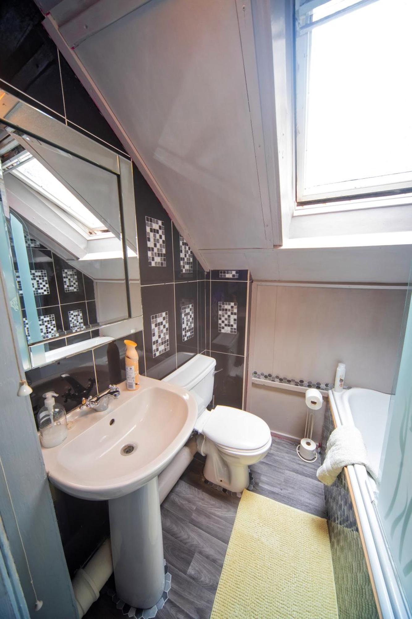 The Secret Garden Apartment Newark-on-Trent  ภายนอก รูปภาพ