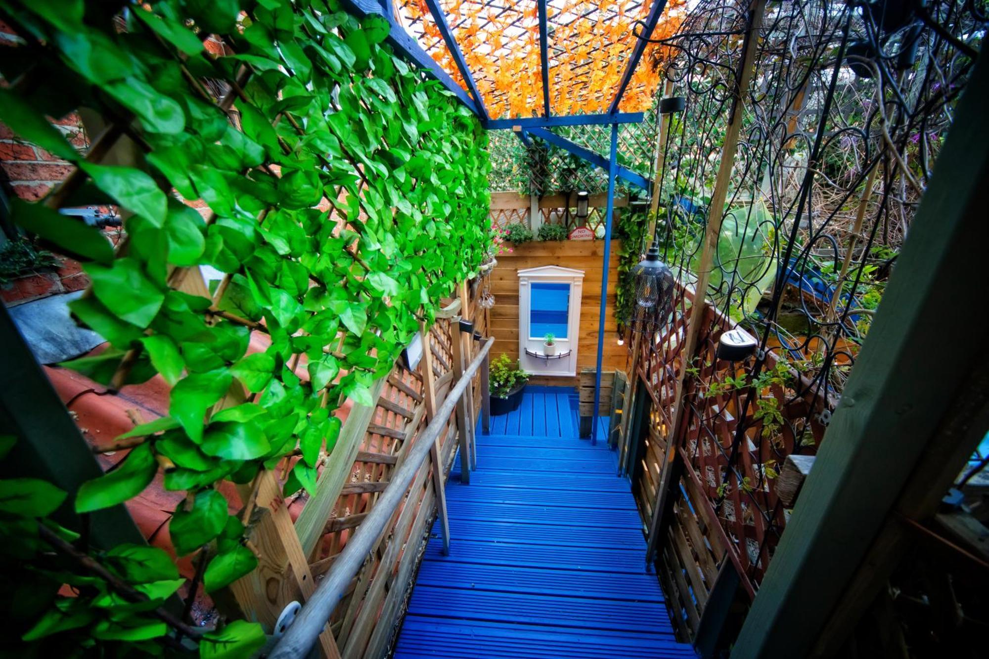 The Secret Garden Apartment Newark-on-Trent  ภายนอก รูปภาพ