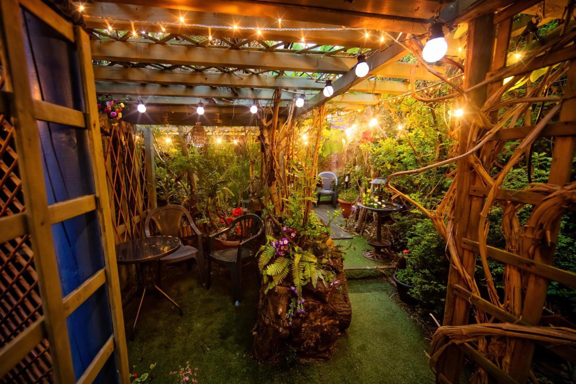 The Secret Garden Apartment Newark-on-Trent  ภายนอก รูปภาพ