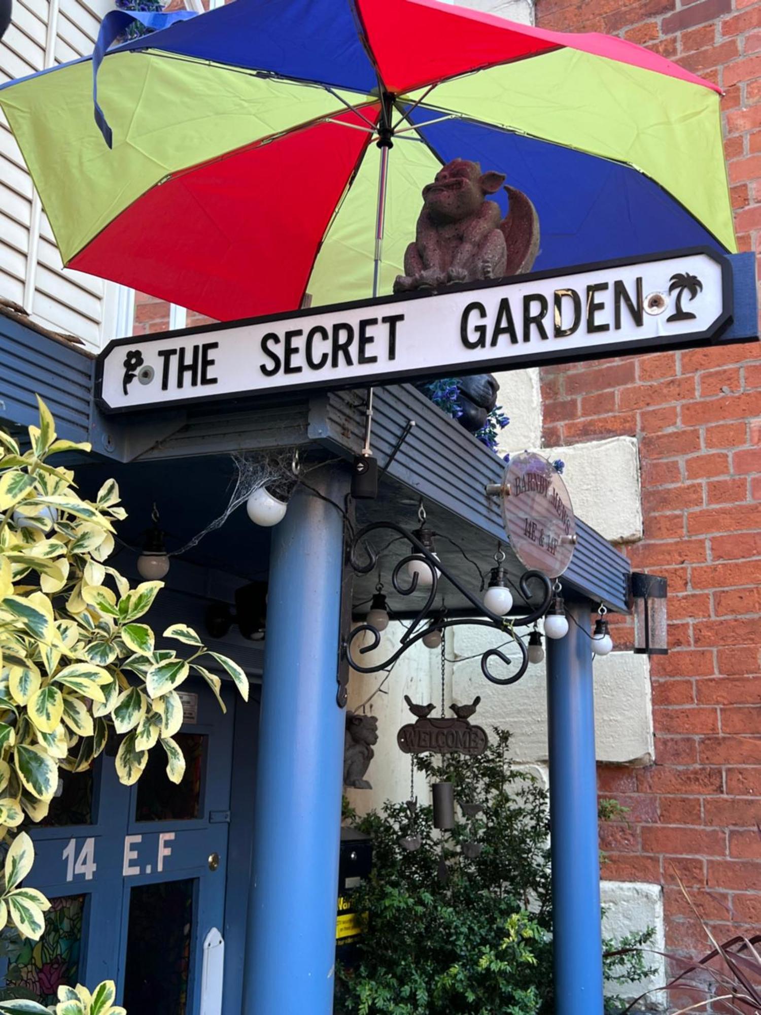 The Secret Garden Apartment Newark-on-Trent  ภายนอก รูปภาพ
